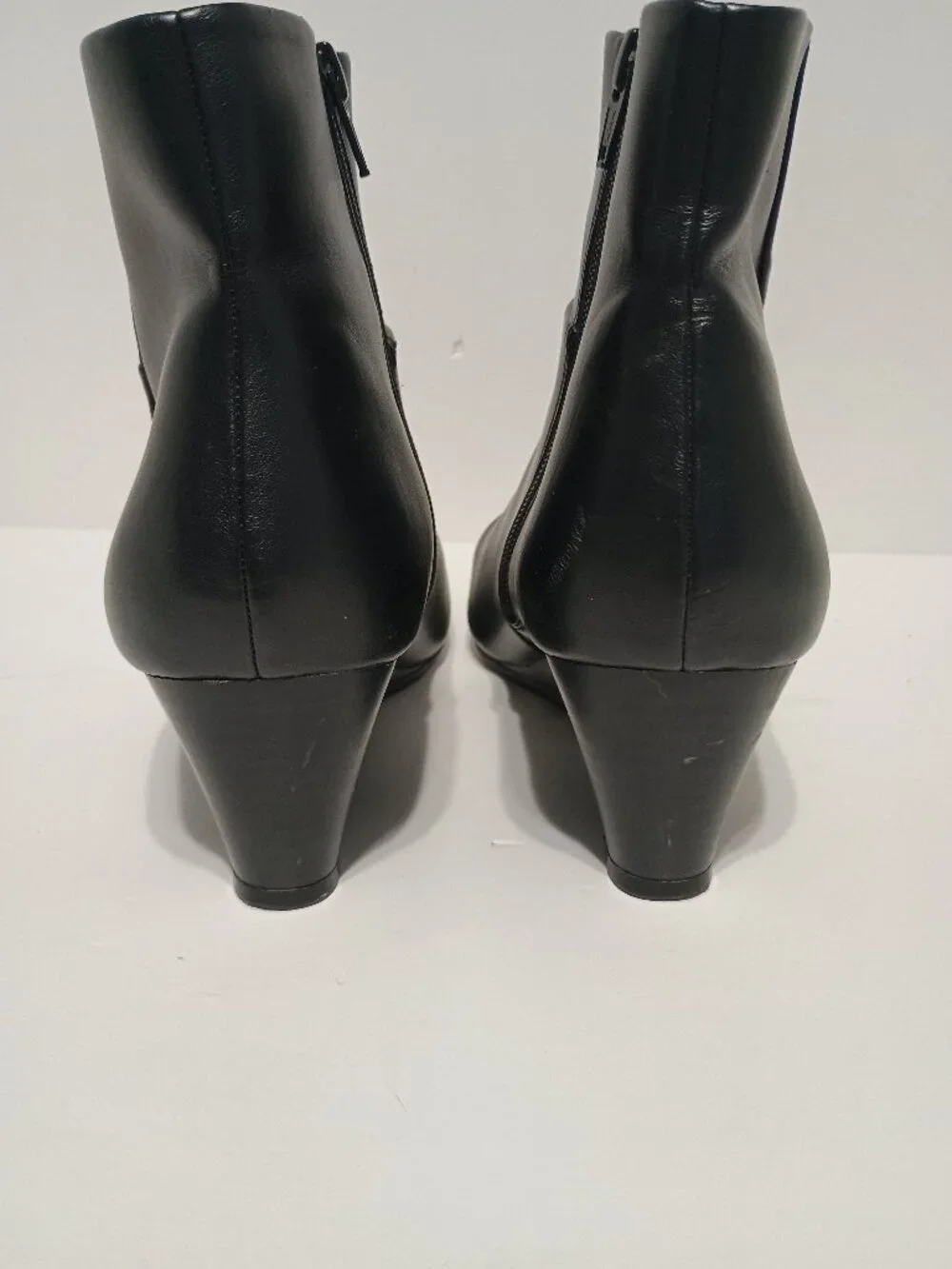 Ann Taylor Black Pointed Toe Wedge Ankle Boots Size 9M Side Zip Sleek Booties - Picture 5 of 9